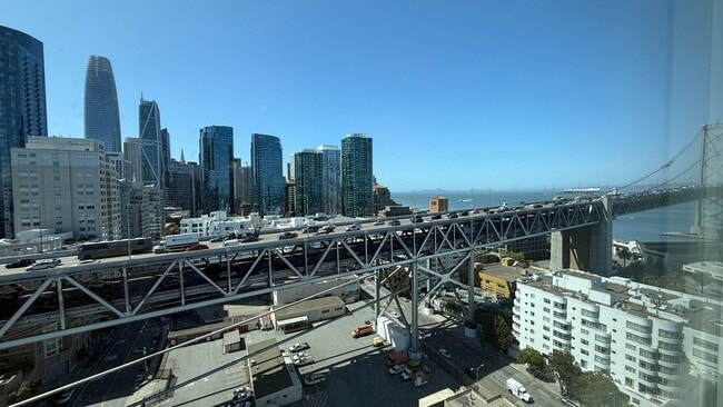 Building Photo - EPIC REA - Watermark-Fabulous Penthouse-Vi...