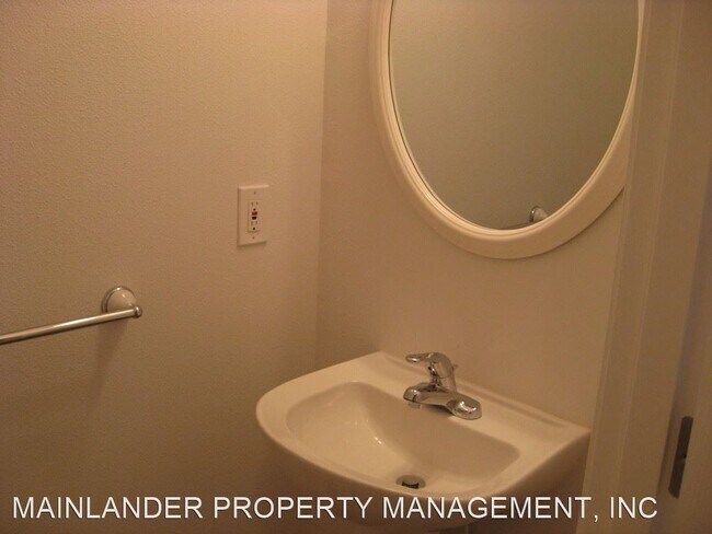 Foto del edificio - 3 br, 2.5 bath House - 14717 SE LEE AVE