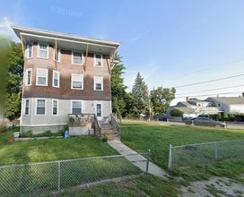 Building Photo - 129 Old Main St