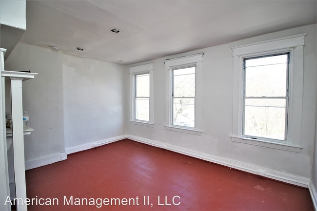 Building Photo - 117 W 29th St