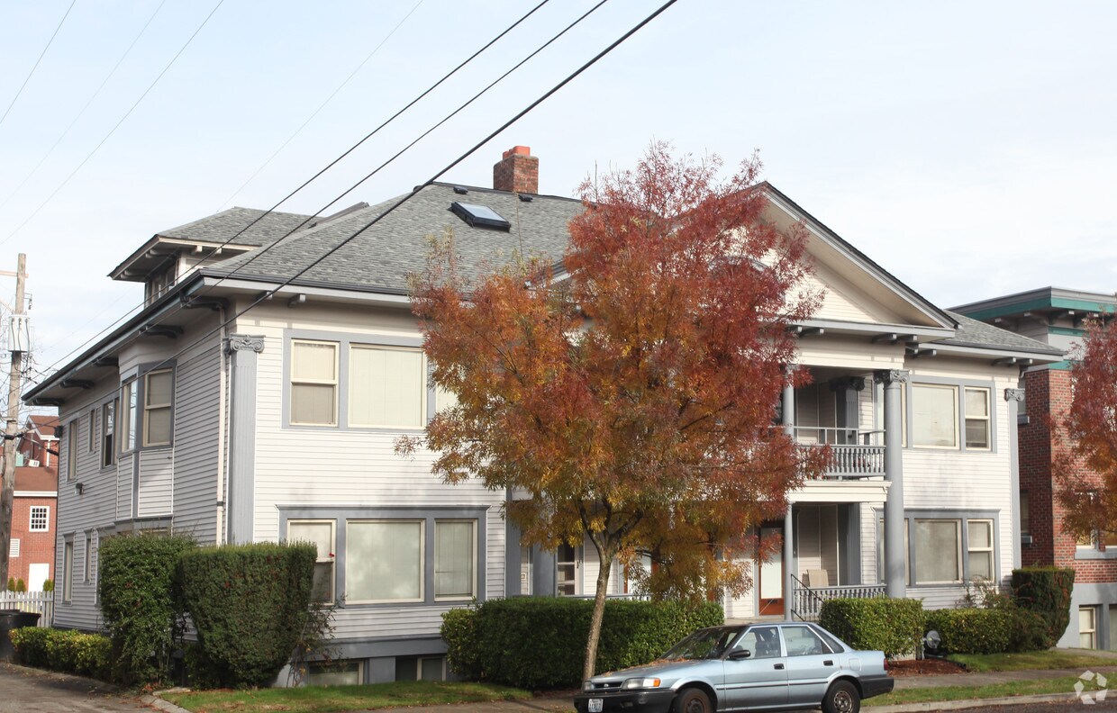 Foto del edificio - Edwards Apts