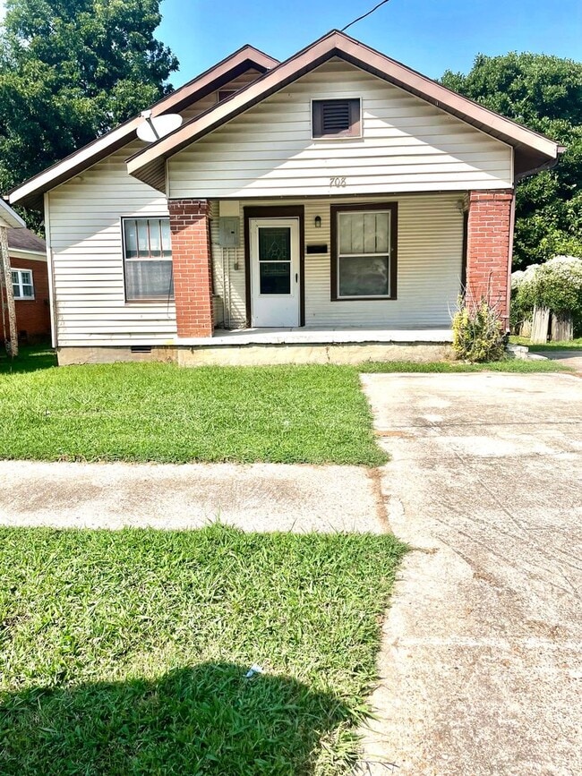 Building Photo - 708 Warner Ave