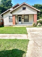 Building Photo - 708 Warner Ave