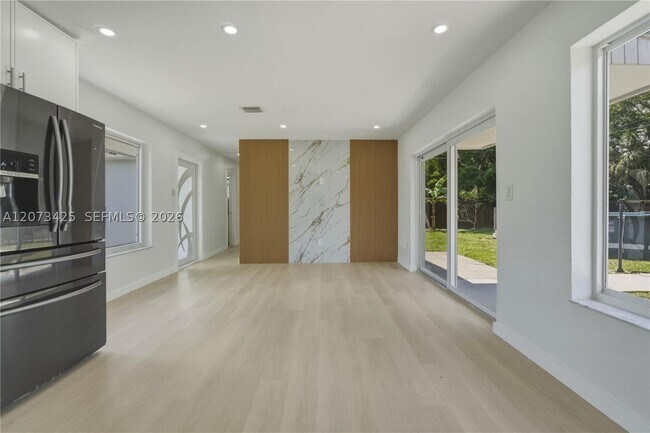 Foto del edificio - 20440 NW 20th Ave