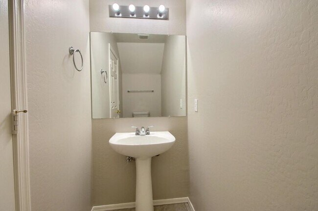 Foto del edificio - 5323 E Taylor St