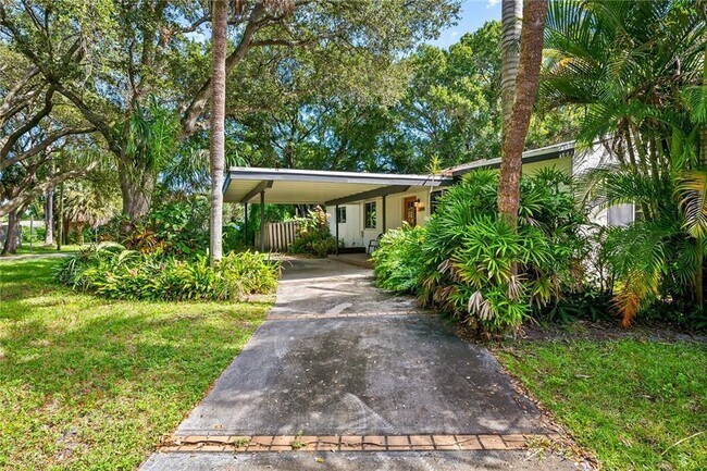 Foto del edificio - 1424 SW 18th St