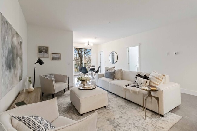 Building Photo - 1414 Main St