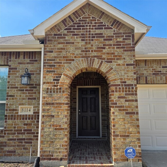 Building Photo - 8114 Summer Lake Pass Ln