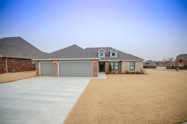 Building Photo - 4 Bed, 2.5 Bath, 3 Car Garage Beauty In Desirable Brighton Village In BA!