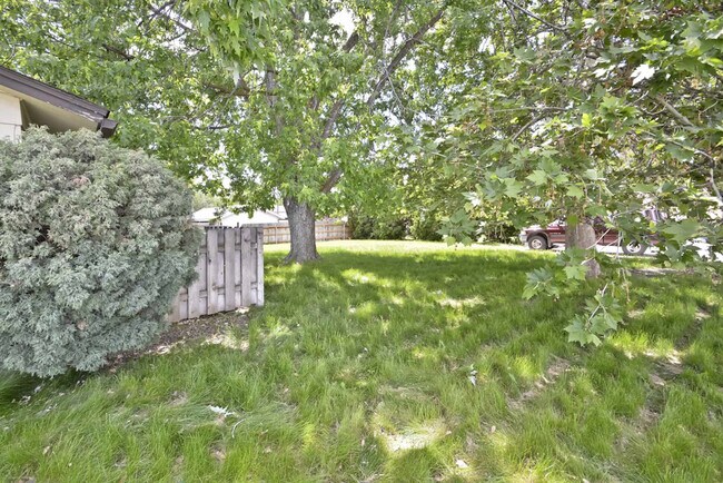 Foto del edificio - 2 Bedroom 1 Bathroom Duplex on the Boise B...