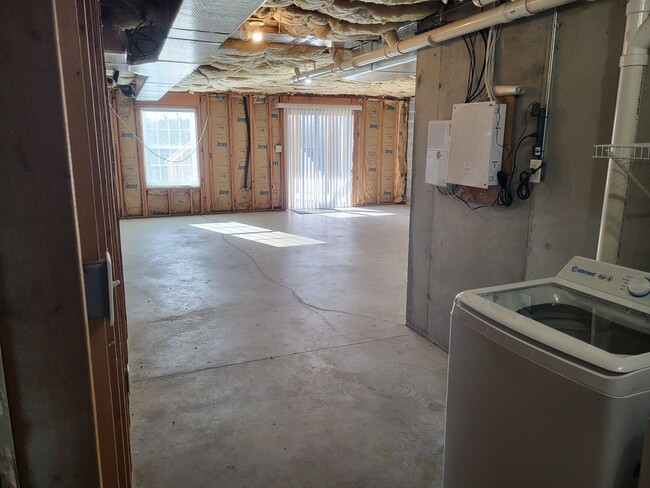 Building Photo - Ivy Ridge 1103 LLC