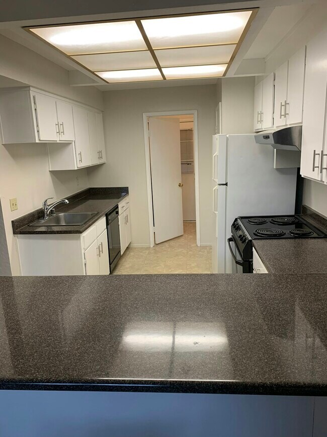 1070 Mohr Ln Unit 21, Concord, CA 94518 Condo for Rent in Concord, CA