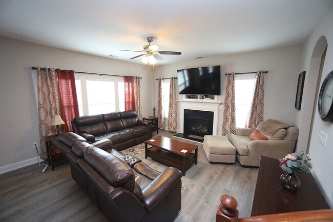 Foto del edificio - 709 Lone Pine Loop