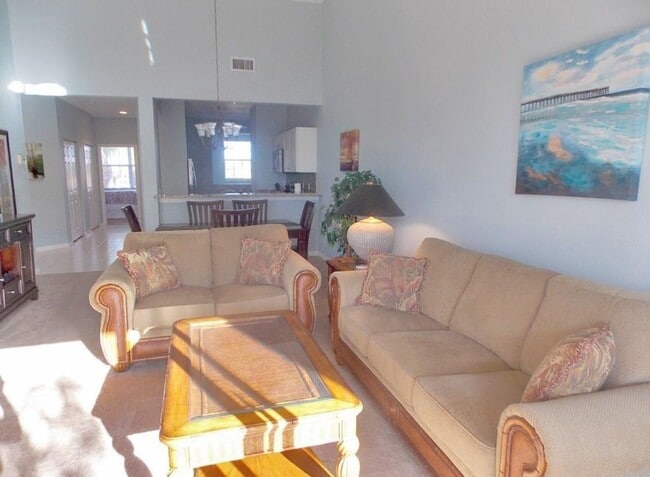 Building Photo - FIDDLER'S CREEK BEAUTY ** GATED SEASONAL R...