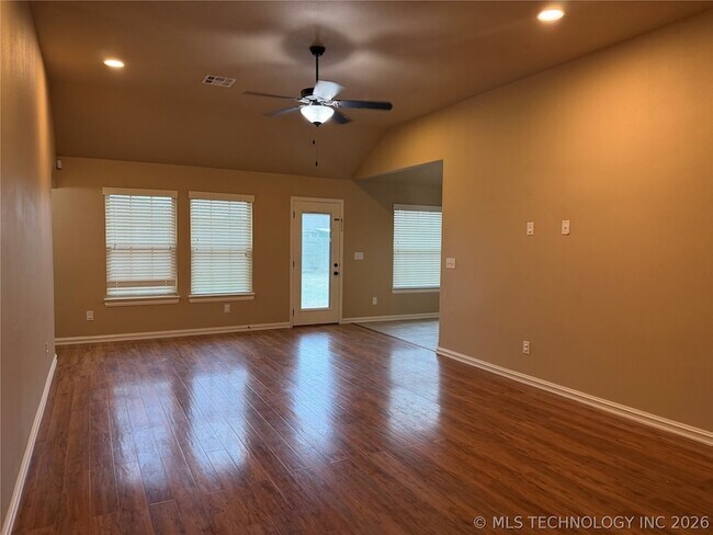 Building Photo - 1038 E 146 Ct S