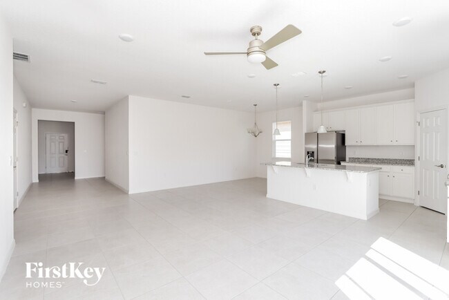 Foto del edificio - 519 Crown Rose Dr