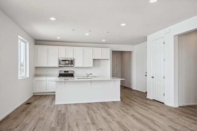 Building Photo - 4192 Satinwood Dr