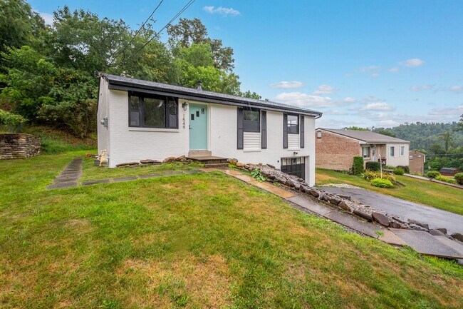 Photo - AVAILABLE SEPT 1ST!! BEAUTIFUL 3 BEDROOM I... House