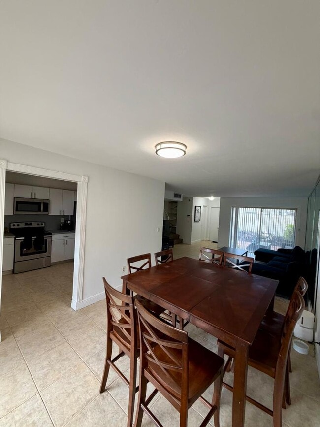 Building Photo - 8785 SW 137th Ave