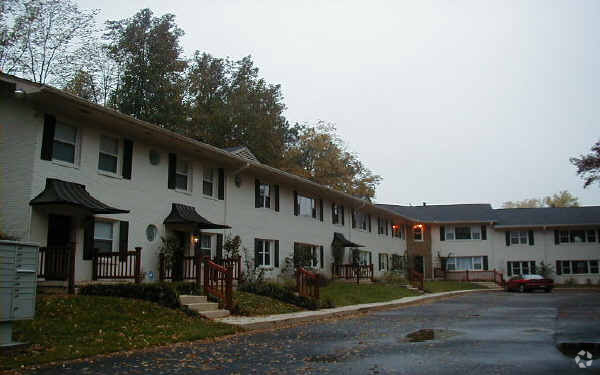 Building Photo - Emory Heights Condos