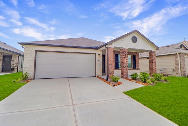 Foto del edificio - 17327 Ridge Dr