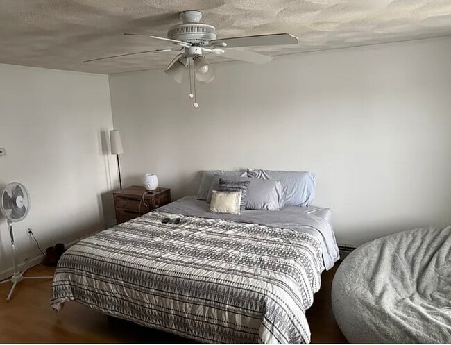 Main Bedroom - 294 Grosvenor Ave