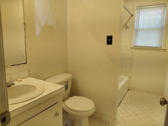 Building Photo - 10401 Starwood Dr