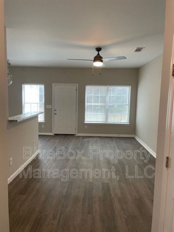 Building Photo - 285 Brookview Dr