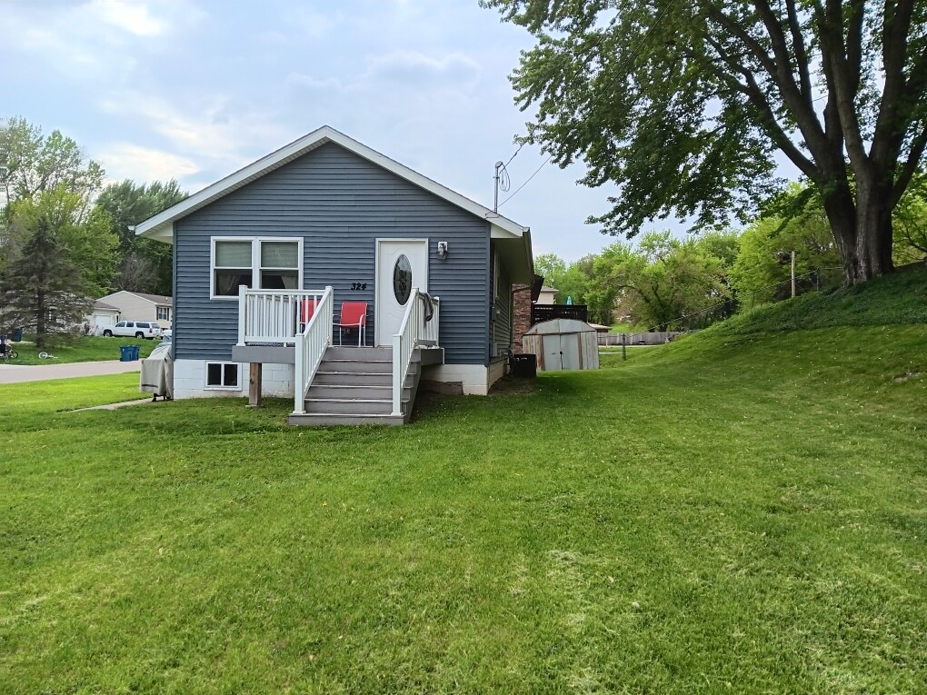 Primary Photo - 324 S 8th St