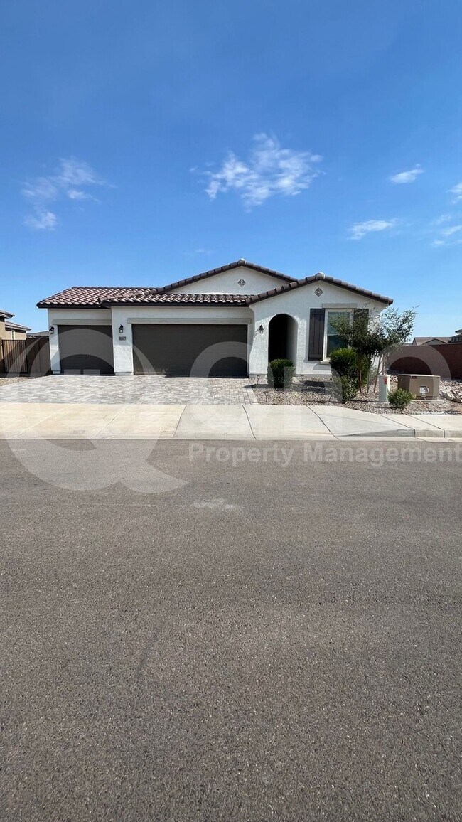 Foto del edificio - 40305 W Agave Rd