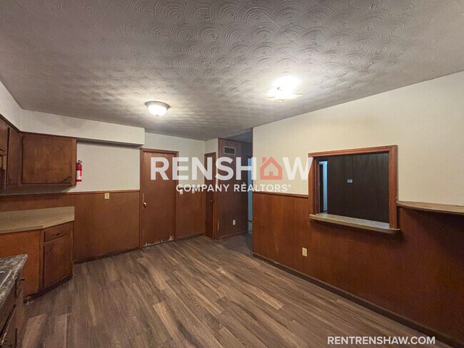 Foto del edificio - 4593 Wooddale Ave