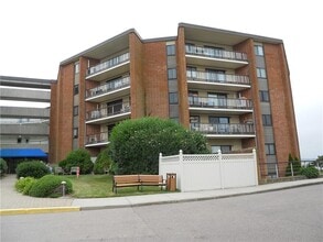 Building Photo - 1302 Capella Rd