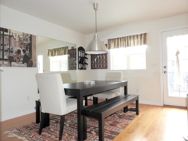 Building Photo - Central Park Home For Rent! Corner Unit!