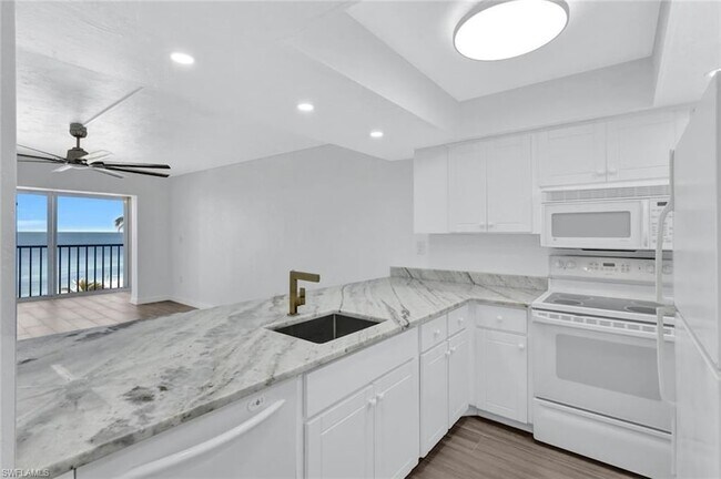 Foto del edificio - 25820 Hickory Blvd