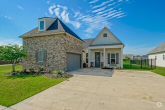 Building Photo - 39269 Canopy Ct