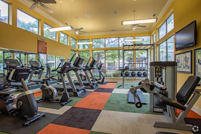 Gimnasio - Cypress Creek River Bend