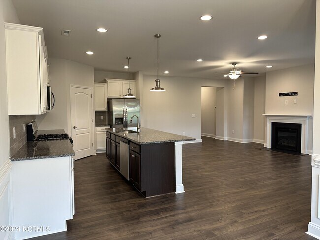 Building Photo - 210 Kinsale Cir