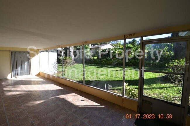 Foto del edificio - 2371 Demaret Dr