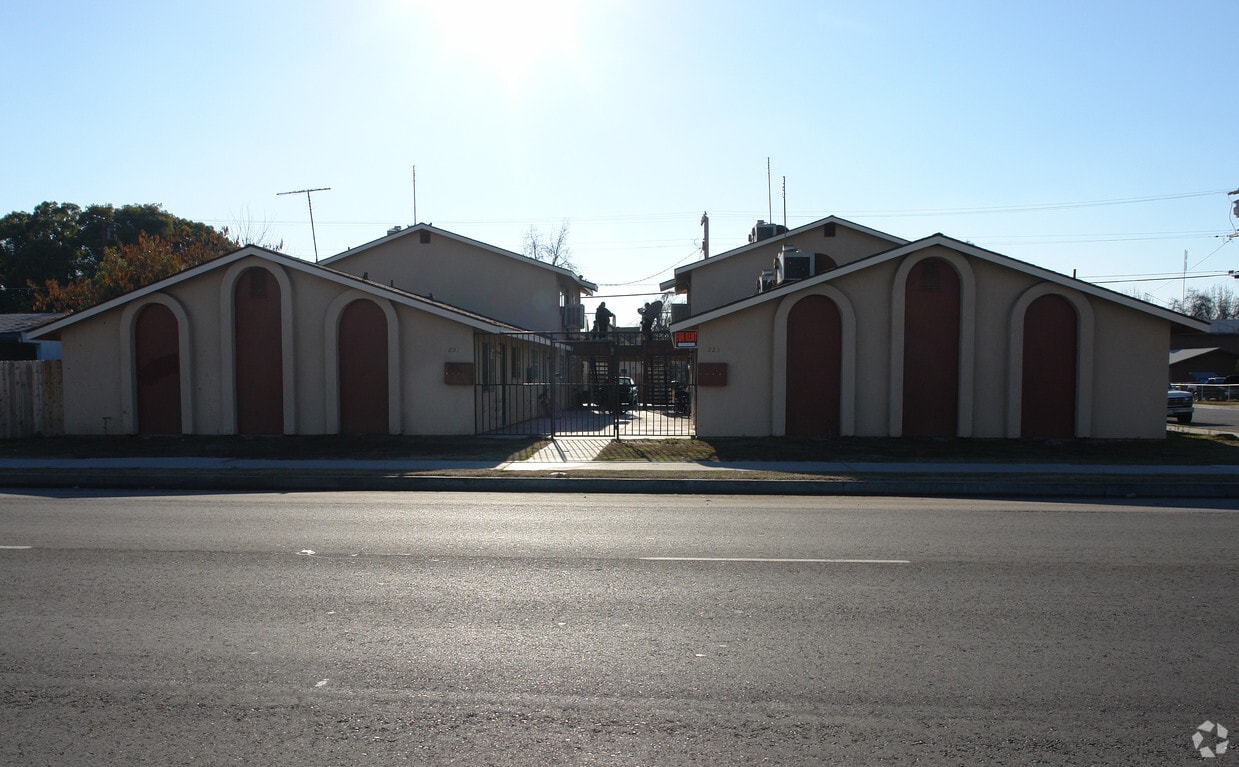 Primary Photo - 221-223 NW 3rd Ave