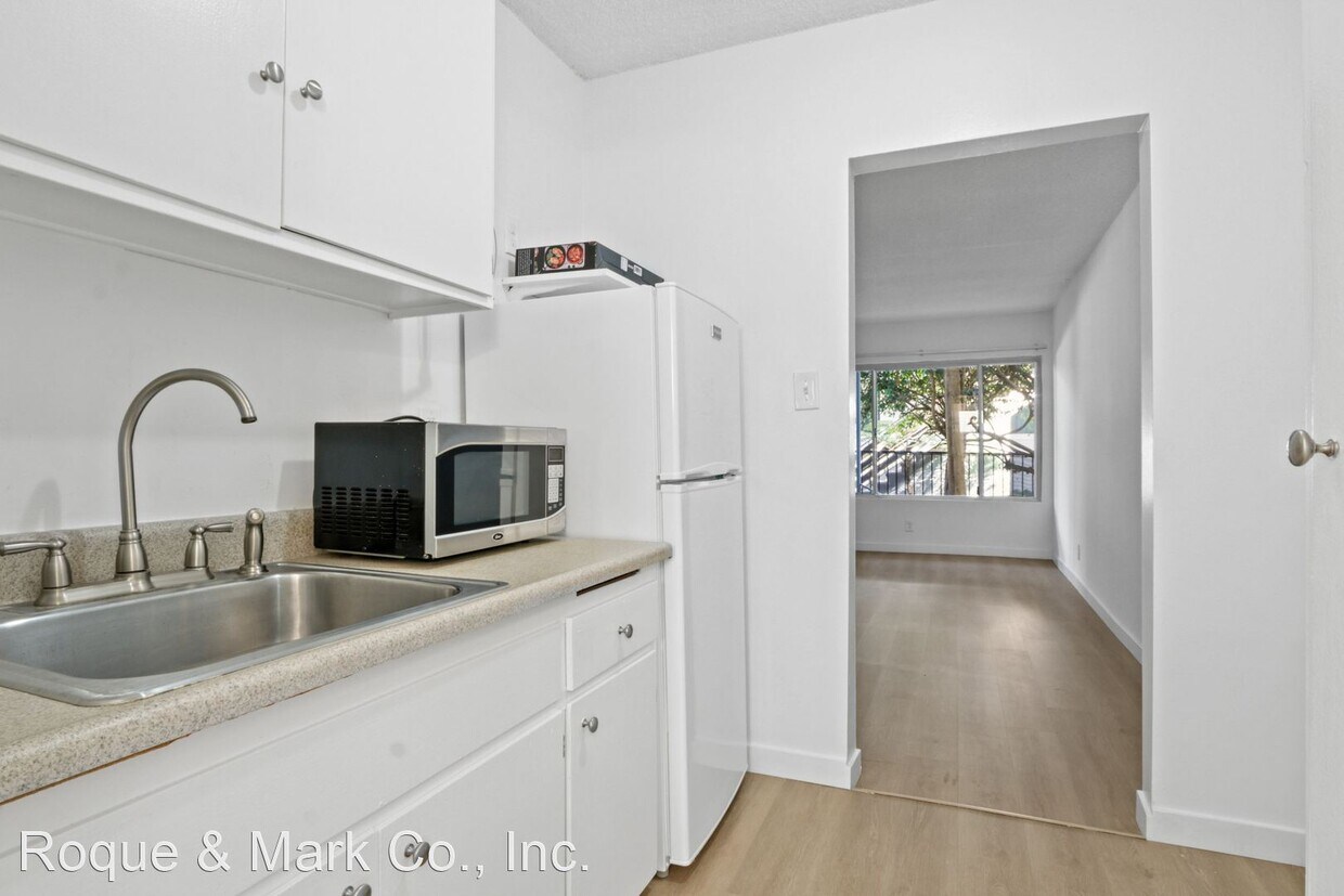Primary Photo - Studio, 1 bath Apartment - 11615 Darlingto...
