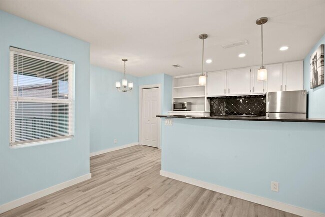 Building Photo - 2600 Penny Ln