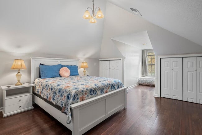 Foto del edificio - 426 Russell Ave