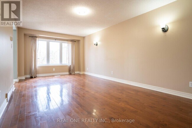 Building Photo - 407 Downsview Pl