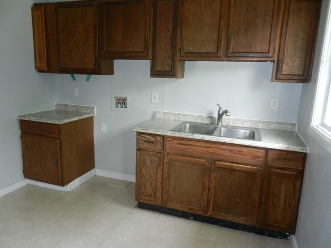 Building Photo - Cute Ranch Apartment on Frank Rd