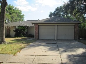 Building Photo - 2506 Portland Dr