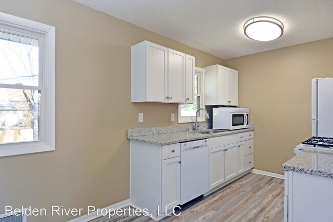 Foto del edificio - 5 br, 2 bath House - 1208 82nd Ave N