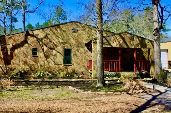 Building Photo - 11877 Oak Leaf Rd