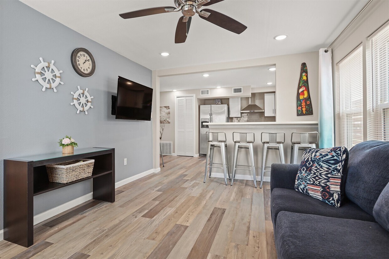 Foto principal - 1028 Avenue K