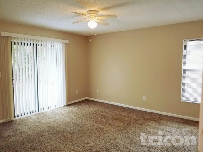 Building Photo - 2821 Eagle Run Cir S