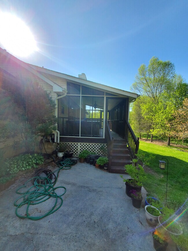 Photo - 5621 Chestnut Pond Dr House